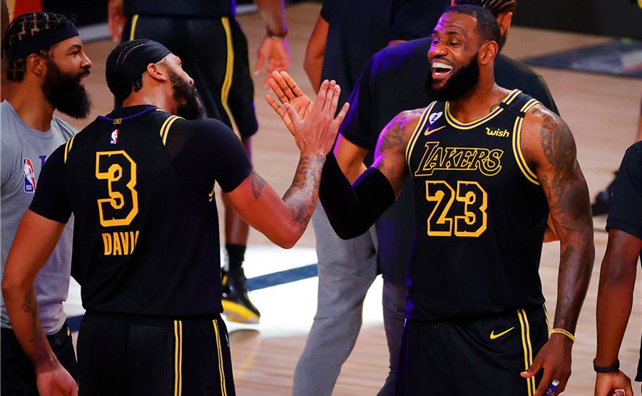 开云体育中国-雄鹿翻盘猛龙，西蒙斯完成帽子戏法