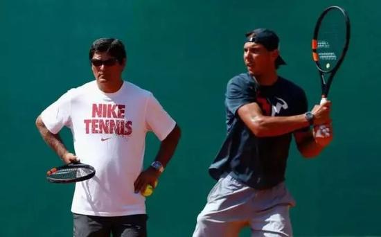 关于西班牙网球队鏖战美国网球队,纳达尔一己之力扛起全队的信息 关于西班牙网球队鏖战美国网球队,纳达尔一己之力扛起全队的信息