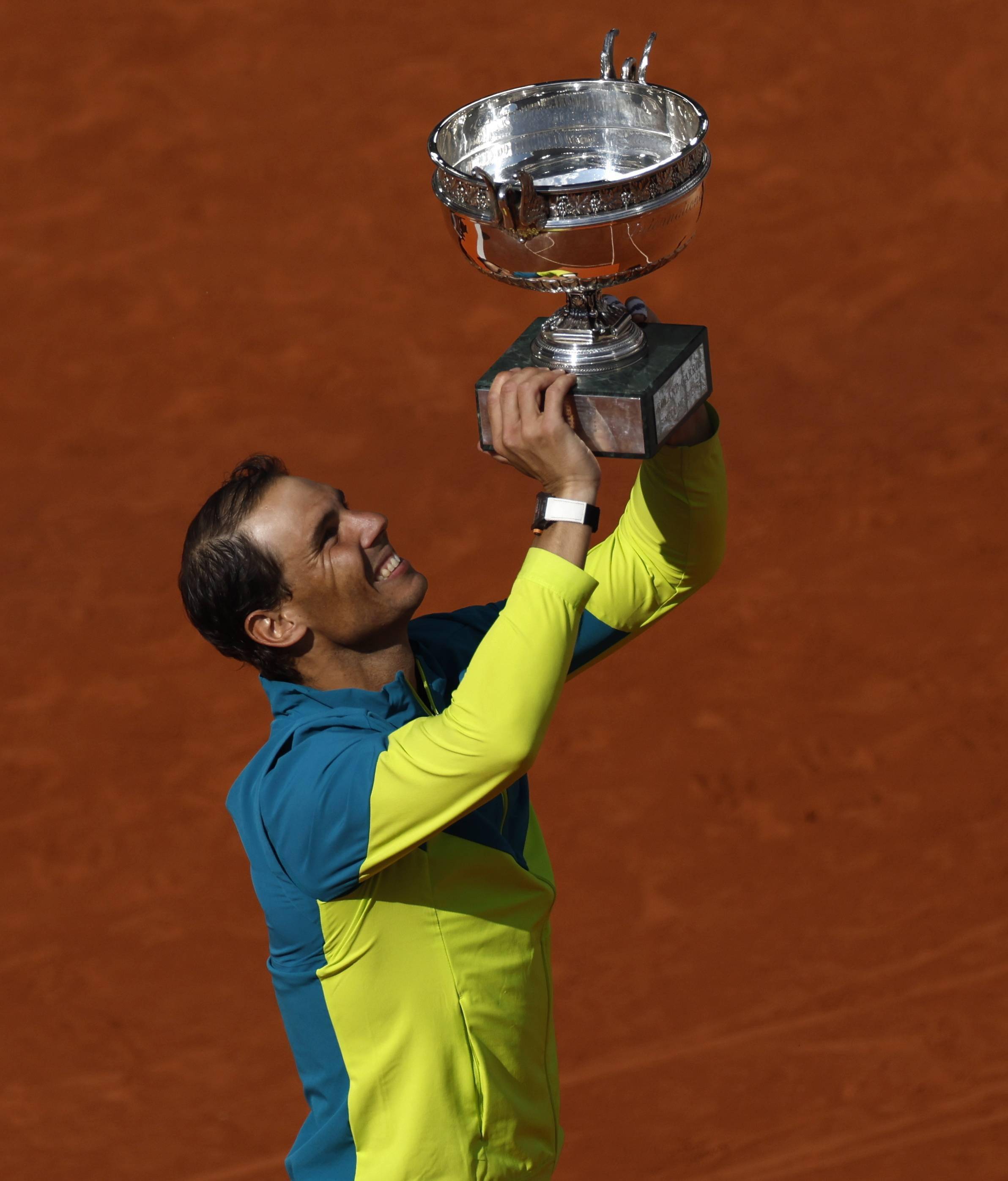 开云体育入口-世界网球队逆转英国网球队，纳达尔打破历史纪录