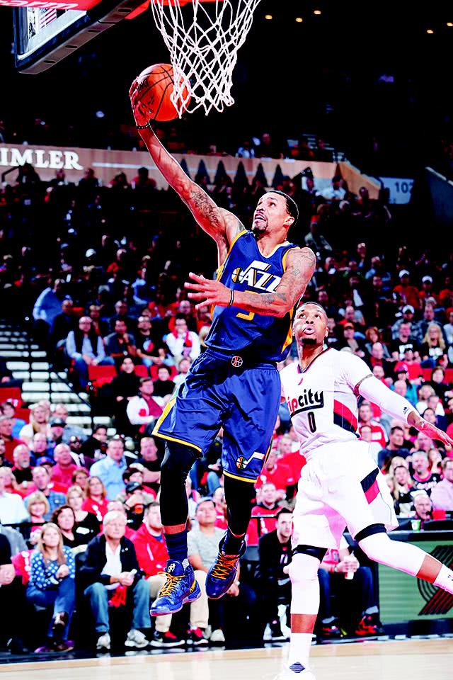 开云体育在线-包含尼克斯轻取马刺，乔治·希尔统治全场的词条