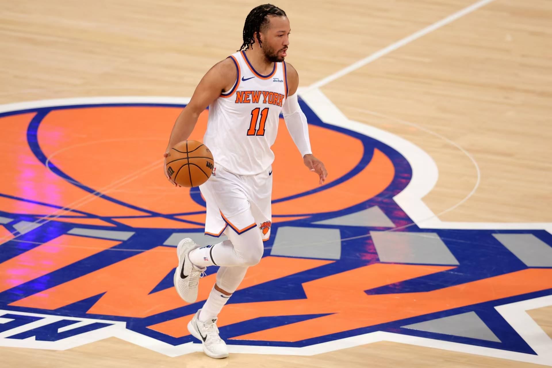 包含尼克斯轻取马刺，乔治·希尔统治全场的词条