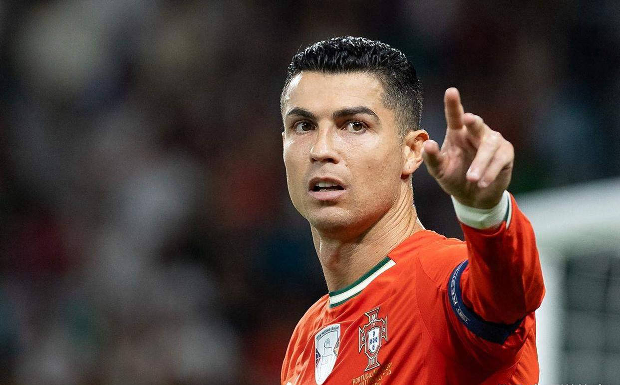 英格兰碾压马德里竞技,C罗三分雨点燃全场 英格兰碾压马德里竞技,C罗三分雨点燃全场