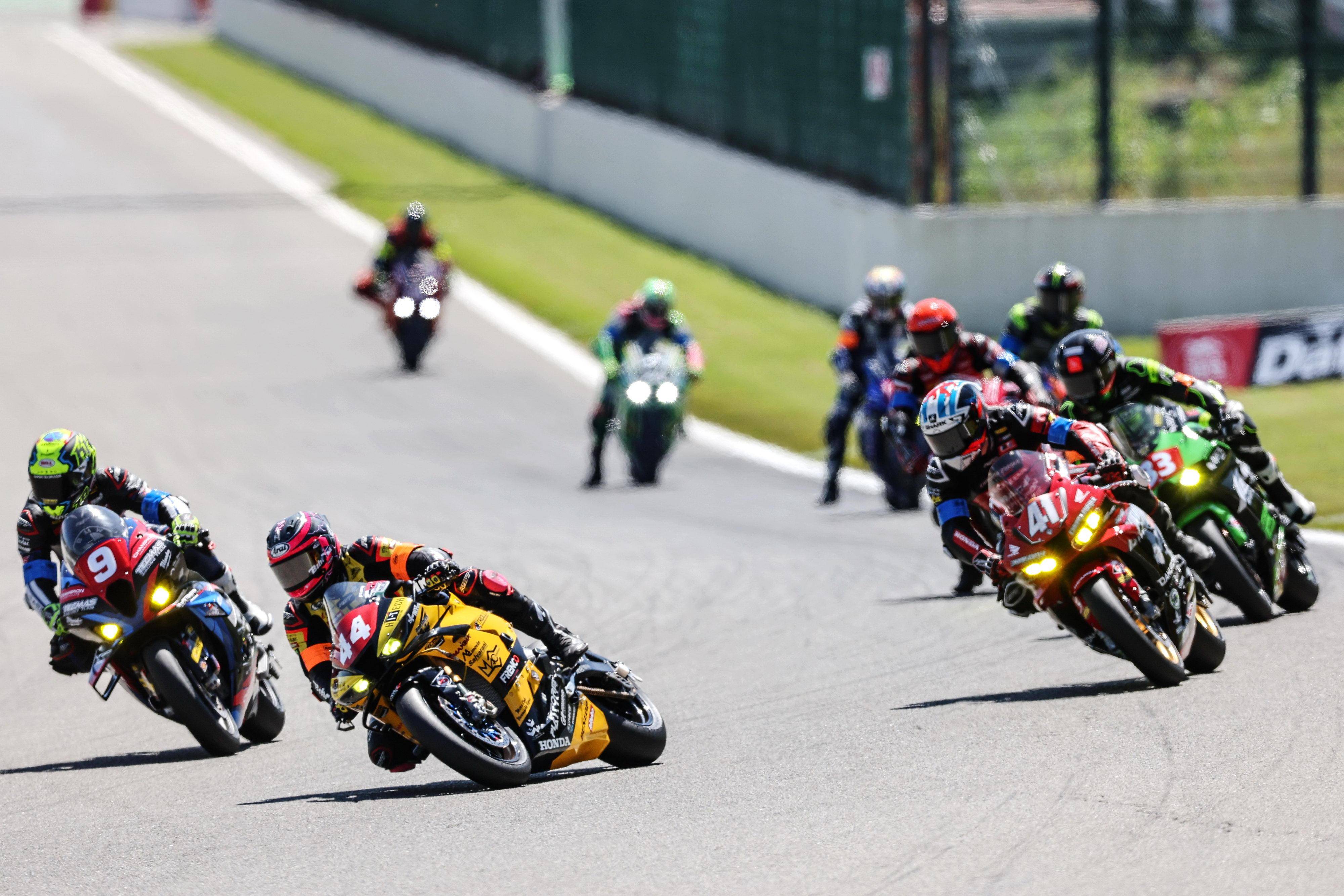 赛车赛事精彩瞬间盘点，年度回顾震撼登场的简单介绍