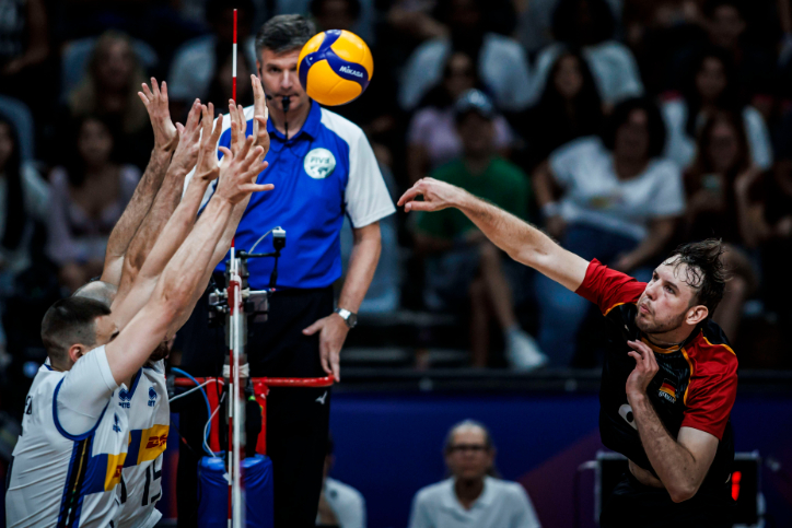 关于法国队横扫印度队，黄鸭组合状态火热的信息