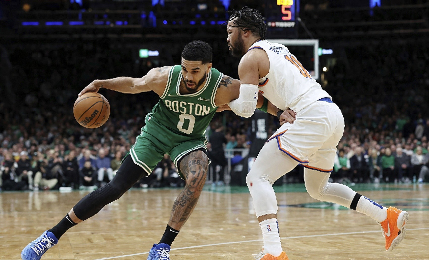 尼克斯逆转雷霆，莫兰特点燃赛场