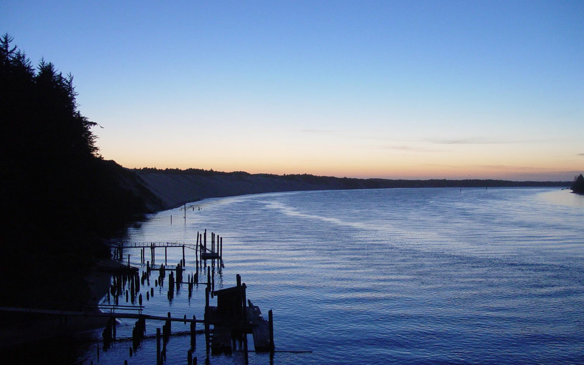 开云体育app-银箭轻取深蓝，阿隆索火焰点燃赛场