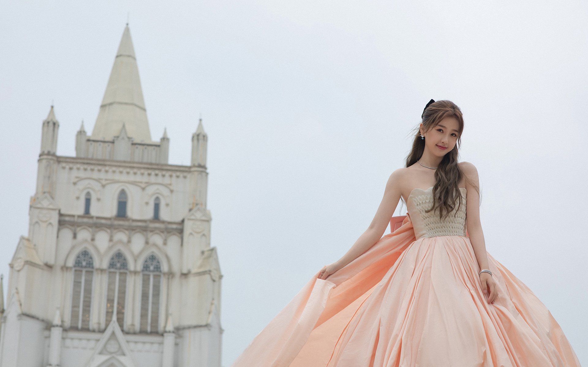 梦幻对决，阿尔及利亚全明星对阵巴萨，范戴克防守端锁死梅西