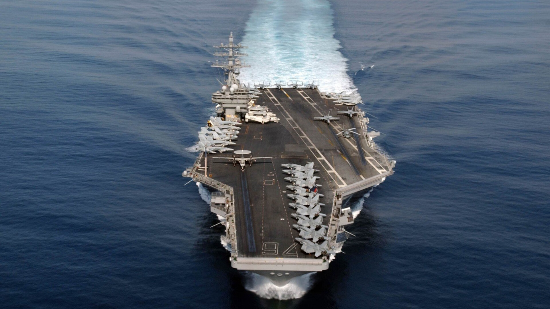 一人璀璨，一夜两幕，在漫长的夜里，各有各的奔赴