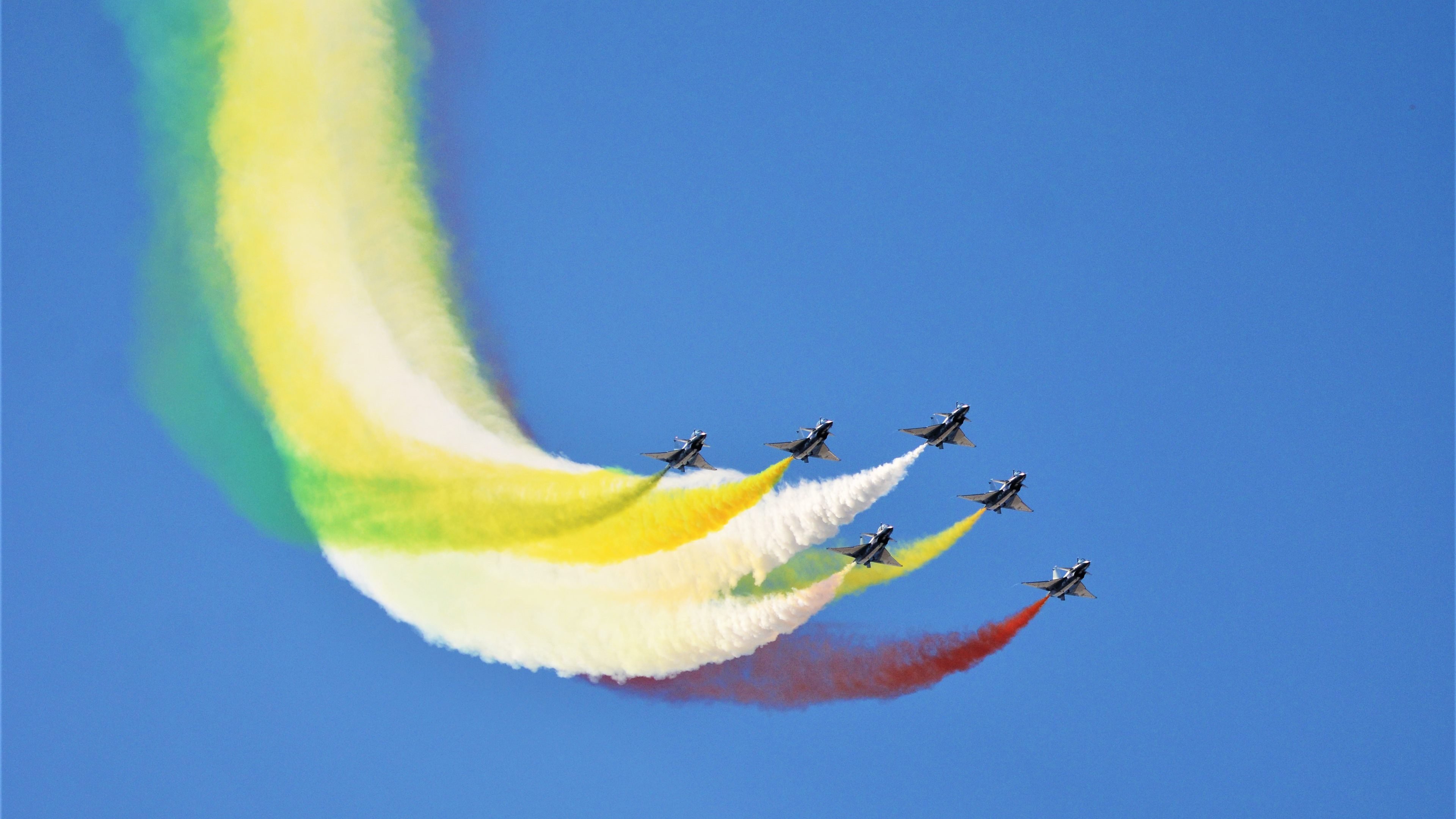 绿茵史诗，当亚平宁的精密齿轮咬合委内瑞拉的野性火焰